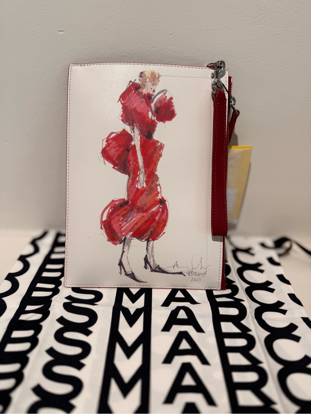 Nwt Marc Jacobs THE RUNWAY ILLUSTRATION WRISTLET- true red